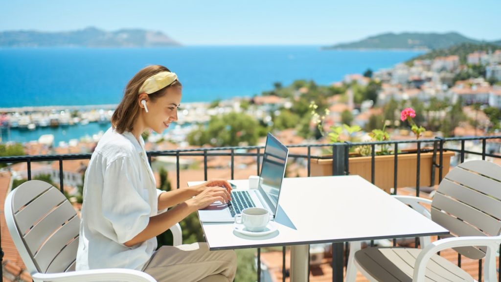 Bien télétravailler pendant l'été